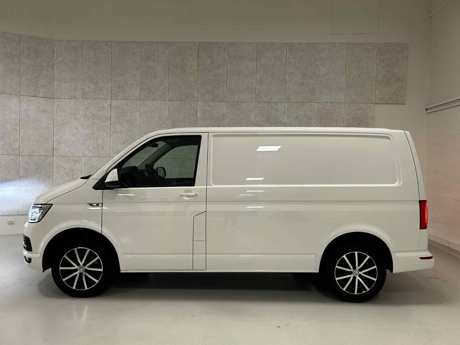 Billede af VW Transporter 2,0 TDi 150 Kassevogn DSG kort