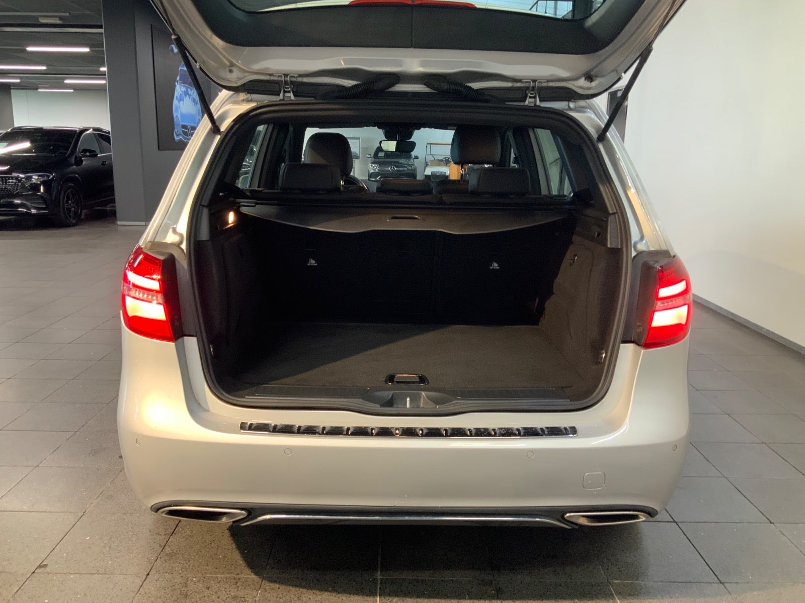 Mercedes-Benz B 200 d (6/8)