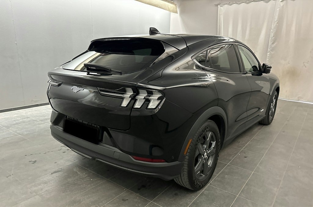Ford Mustang Mach-E Standard Range