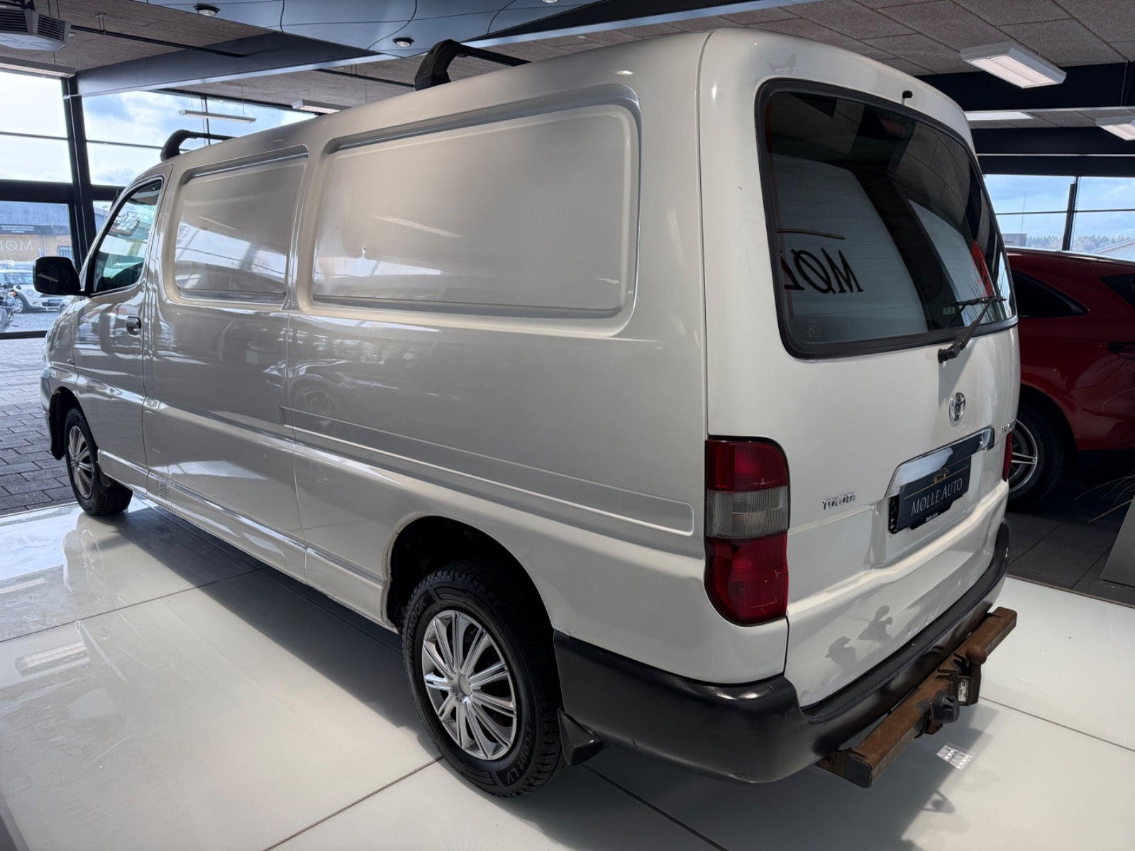 Billede af Toyota HiAce 2,5 D-4D 117 Komfort lang