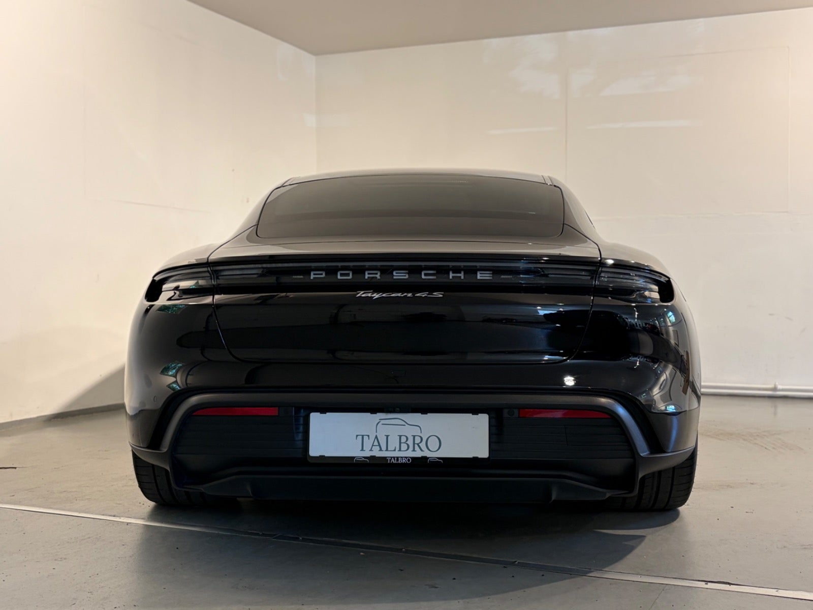 Porsche – Taycan 4S