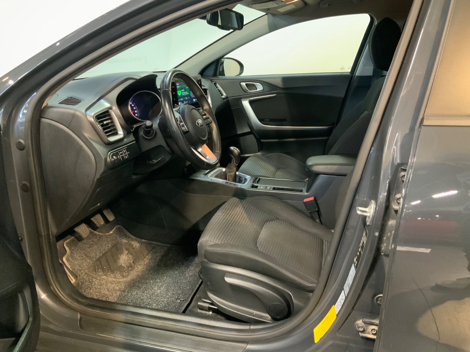 Kia Ceed (5/8)