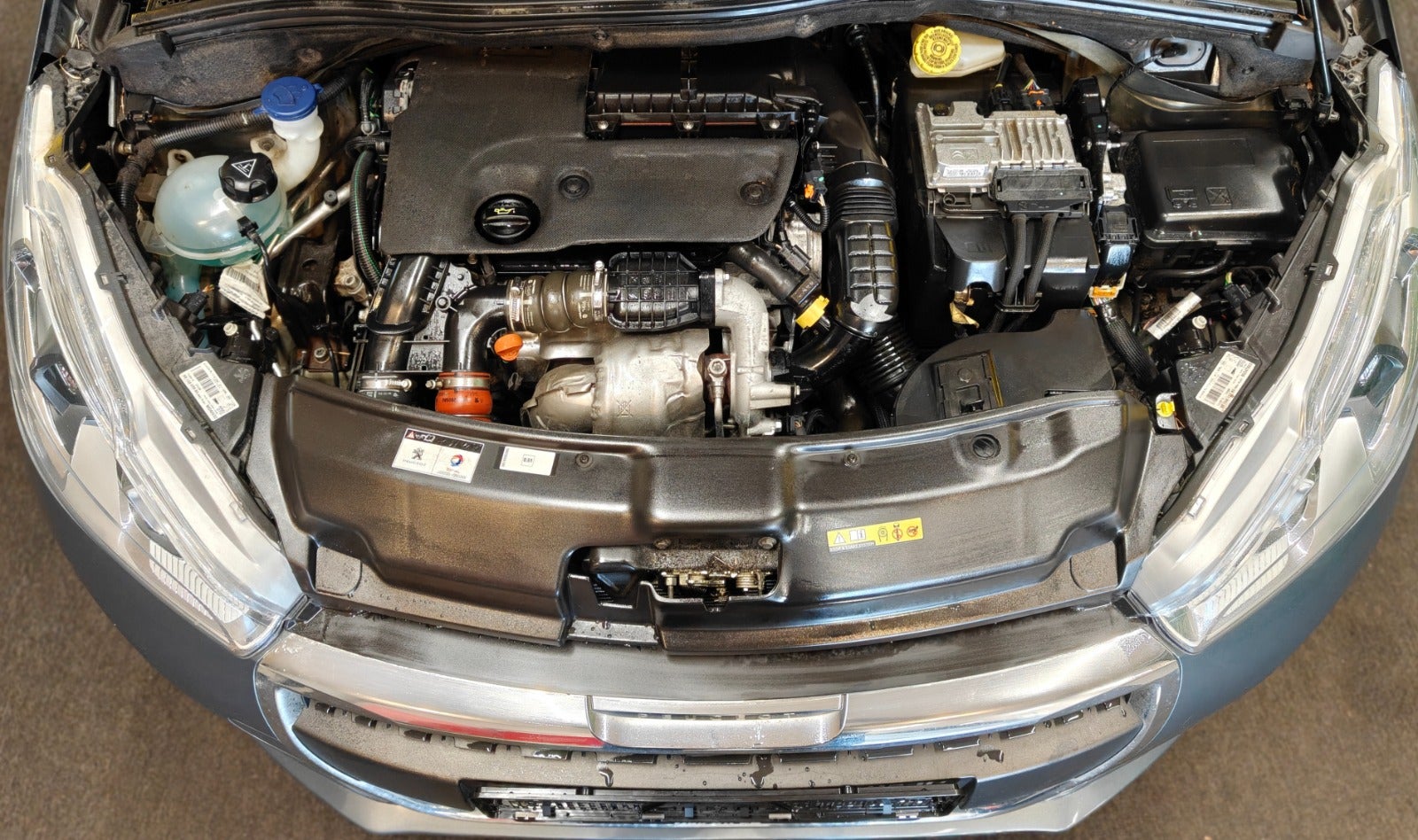 Billede af Peugeot 208 1,6 BlueHDi 100 Allure Sky