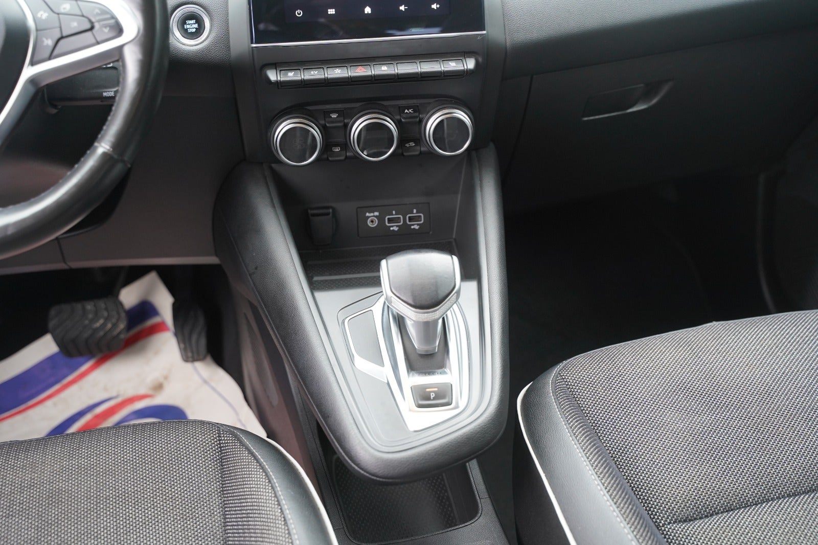 Billede af Renault Captur 1,6 E-Tech Intens