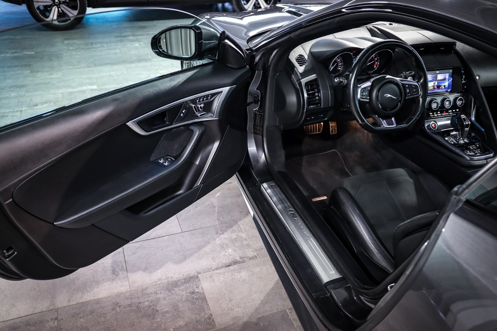 Billede af Jaguar F-Type 3,0 P380 Coupé aut.