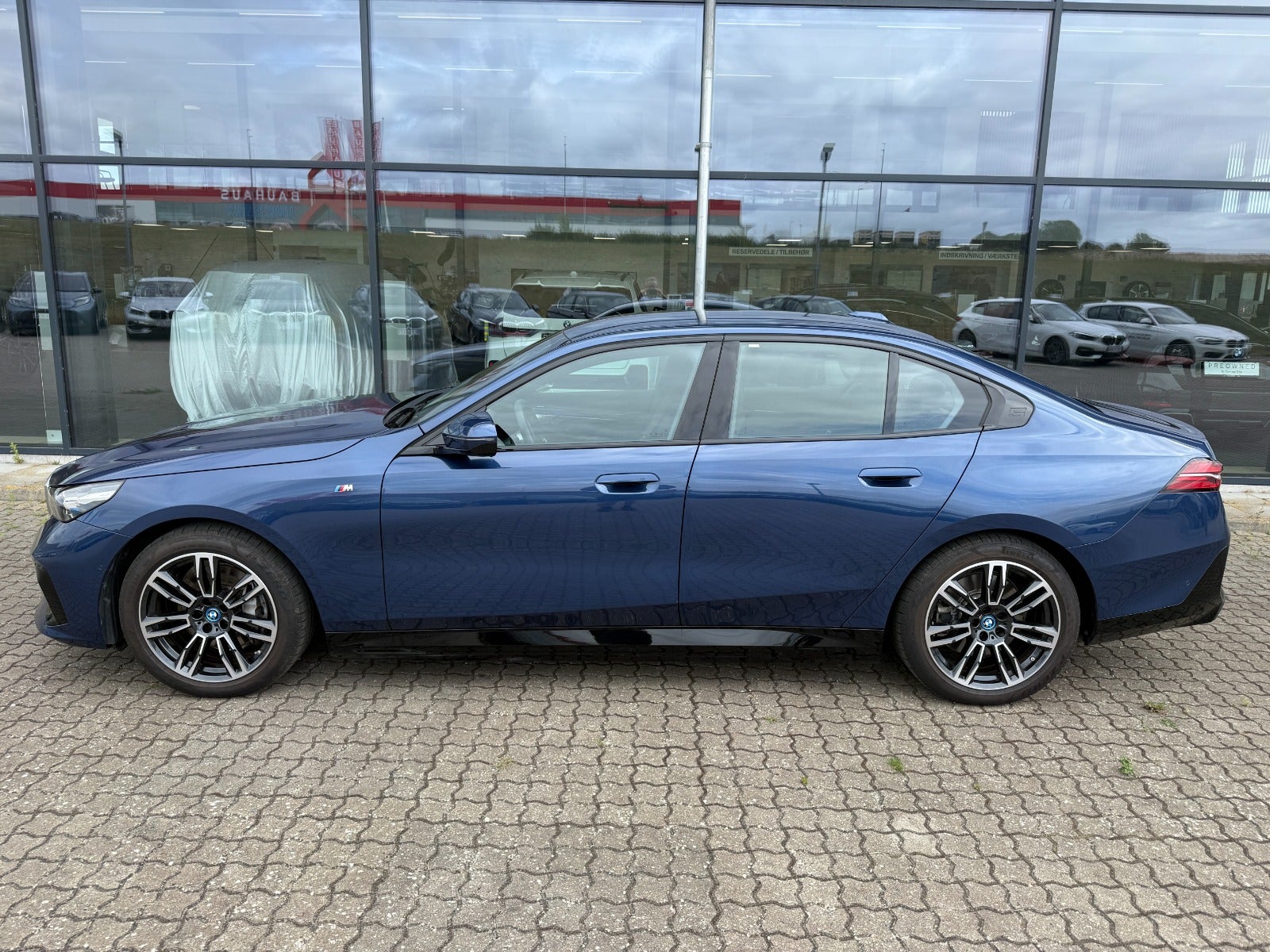 BMW i5 eDrive40 M-Sport 4d - 3