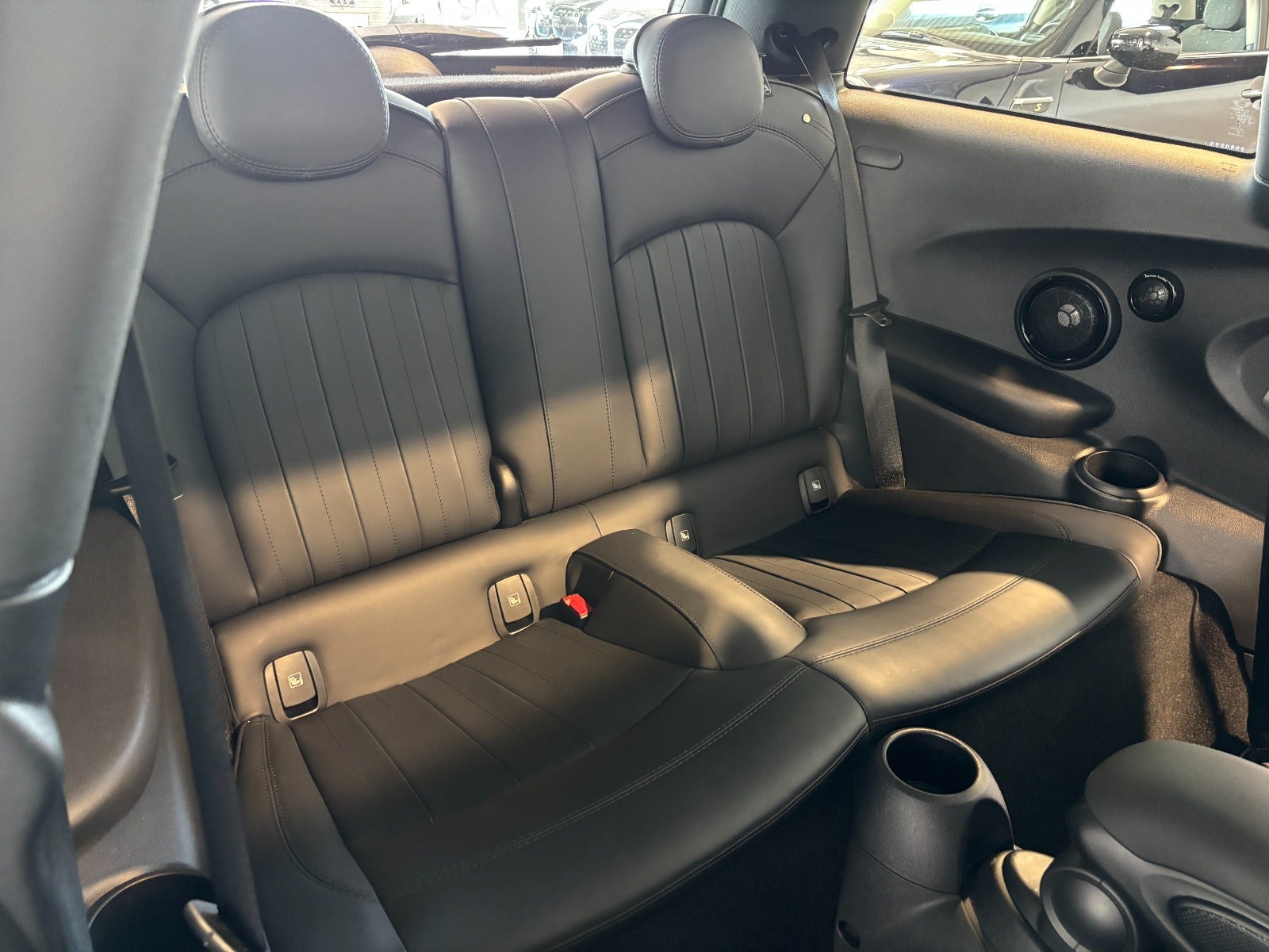 MINI Cooper SE Yours Trim 3d - 8
