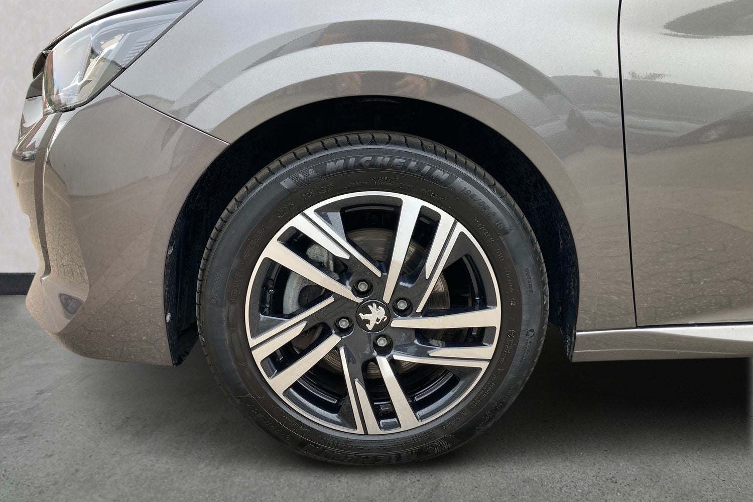 Billede af Peugeot 208 1,2 PureTech 100 Allure Pack EAT8