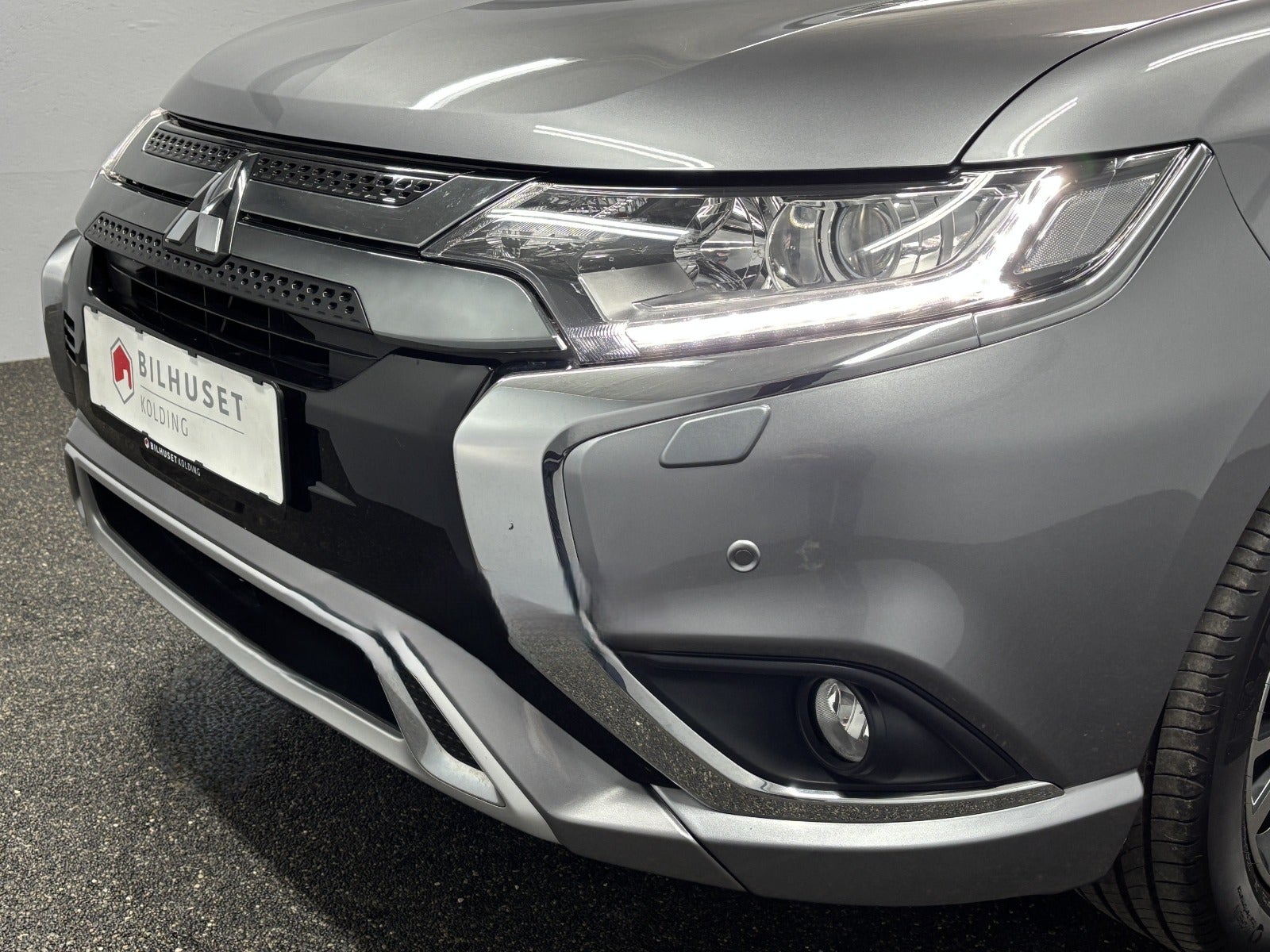 Billede af Mitsubishi Outlander 2,4 PHEV Invite CVT 4WD