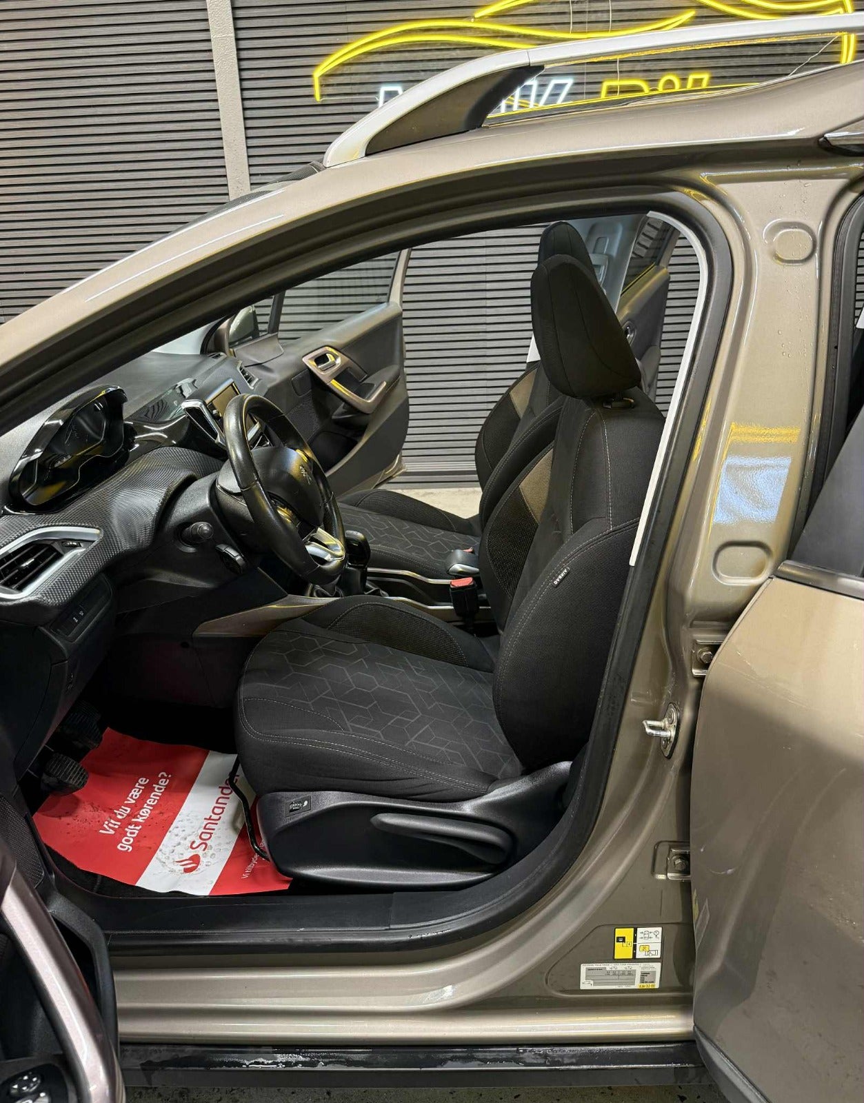 Billede af Peugeot 2008 1,2 e-THP 110 Active Sky
