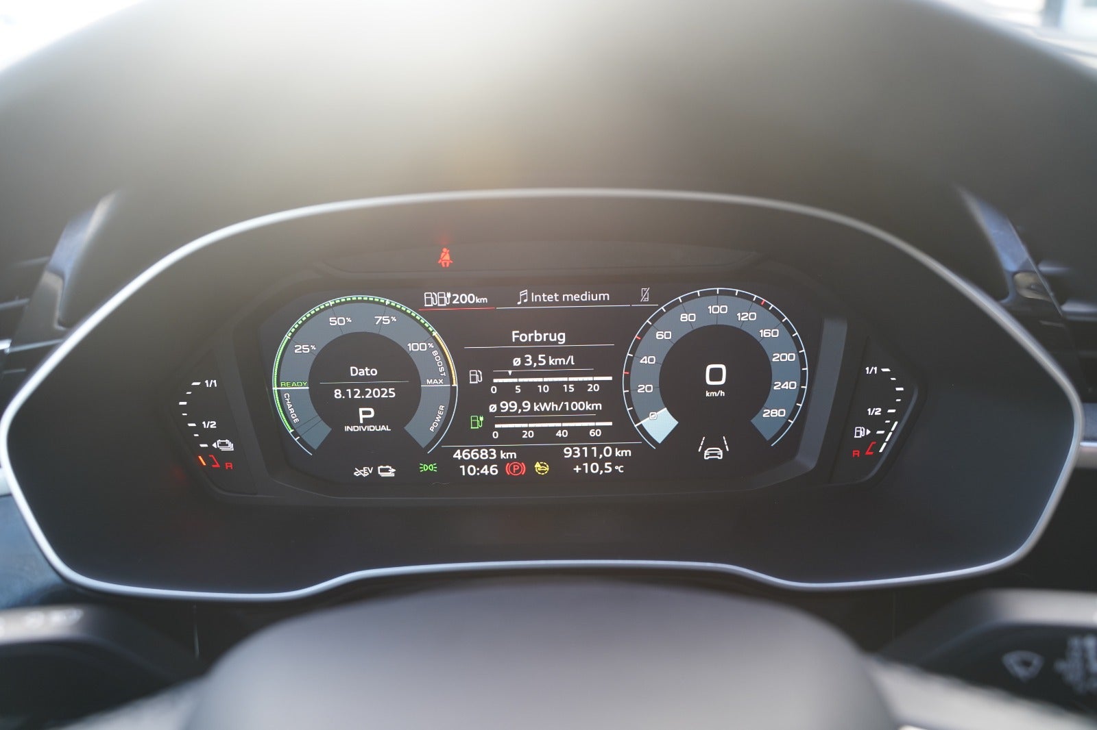 Billede af Audi Q3 45 TFSi e Attitude plus S-tr.