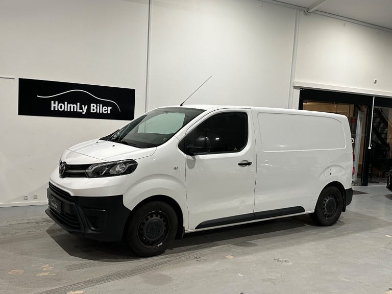 Toyota ProAce D 95 Medium Base