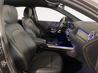 Mercedes EQA300 Progressive 4Matic Van