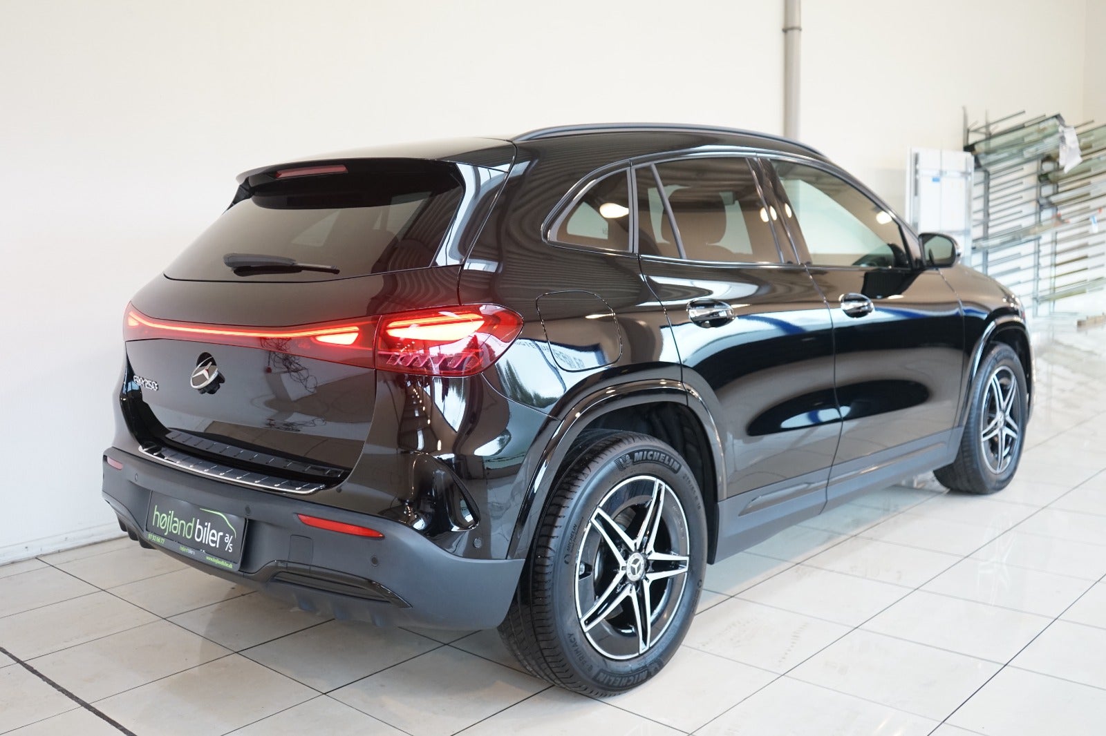 Mercedes EQA250