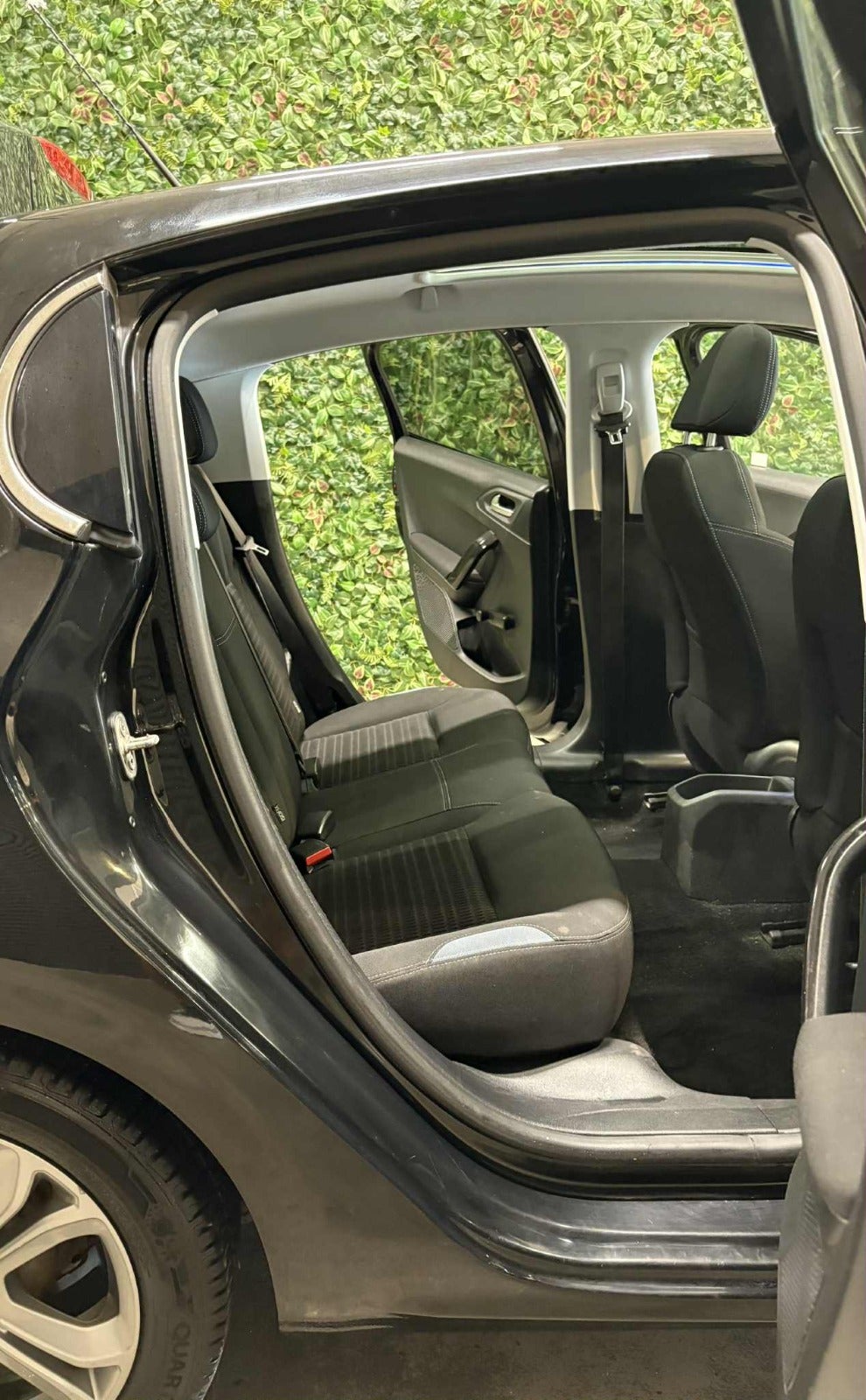 Billede af Peugeot 208 1,2 VTi Allure Sky