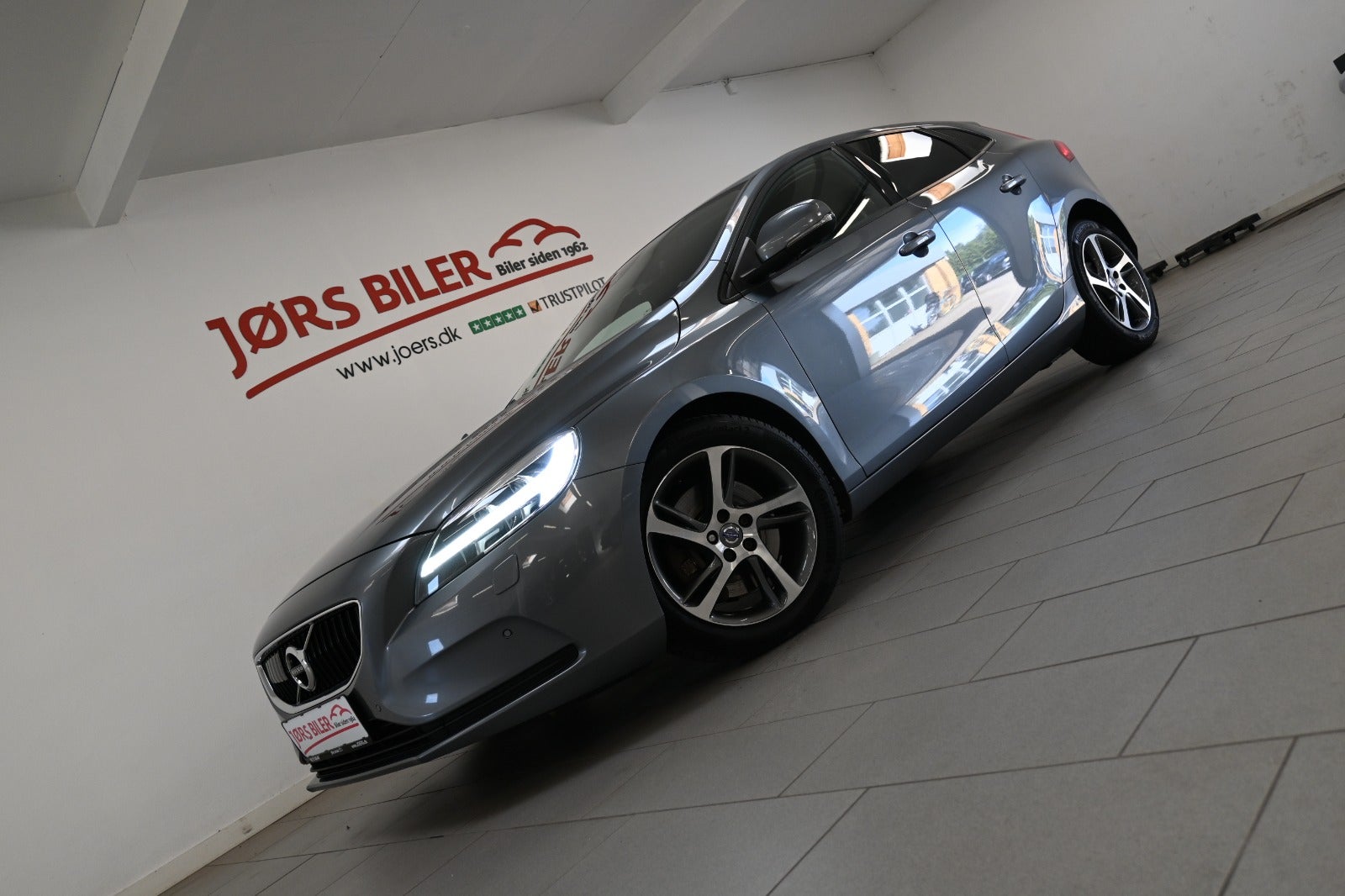 Volvo V40 D2 120 Momentum aut.