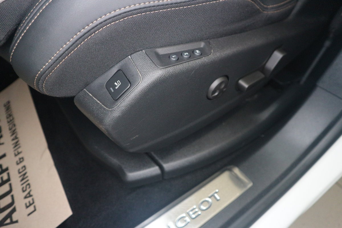 Peugeot 3008 Hybrid4 GT EAT8