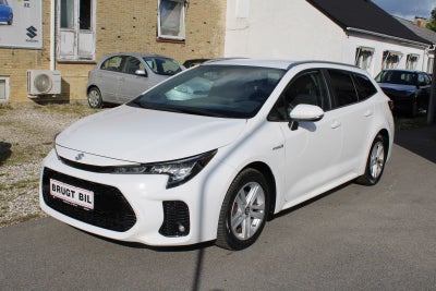 Suzuki Swace 1,8 HEV Active White stc. e-CVT 5d