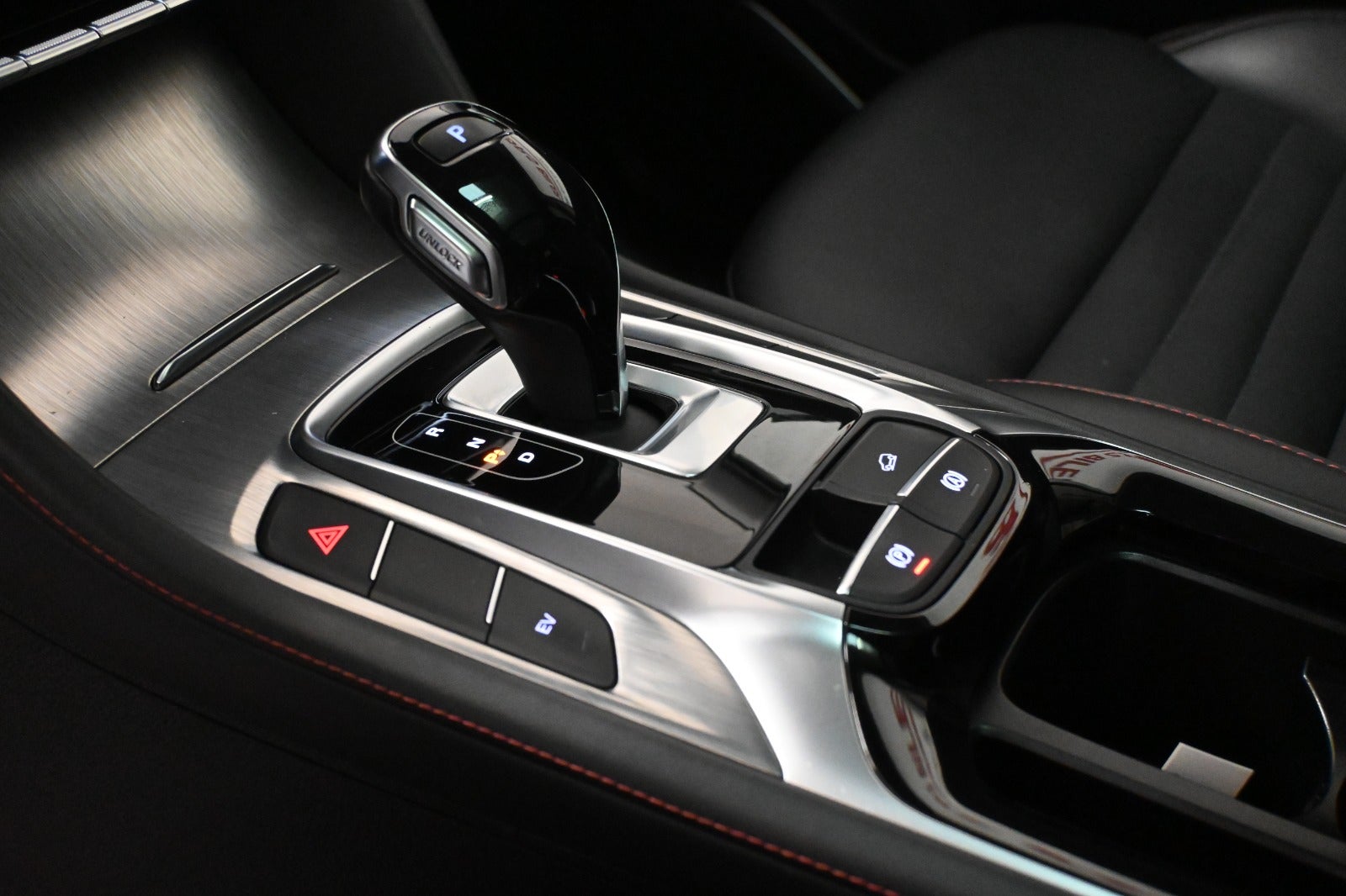 MG EHS PHEV Luxury