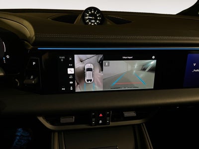 Porsche Macan Turbo Van