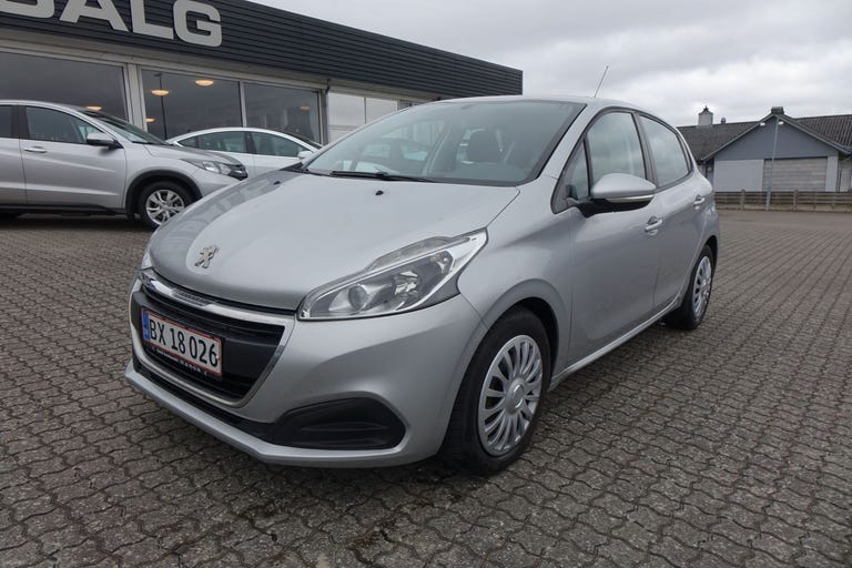 Peugeot 208 BlueHDi 100 Strike
