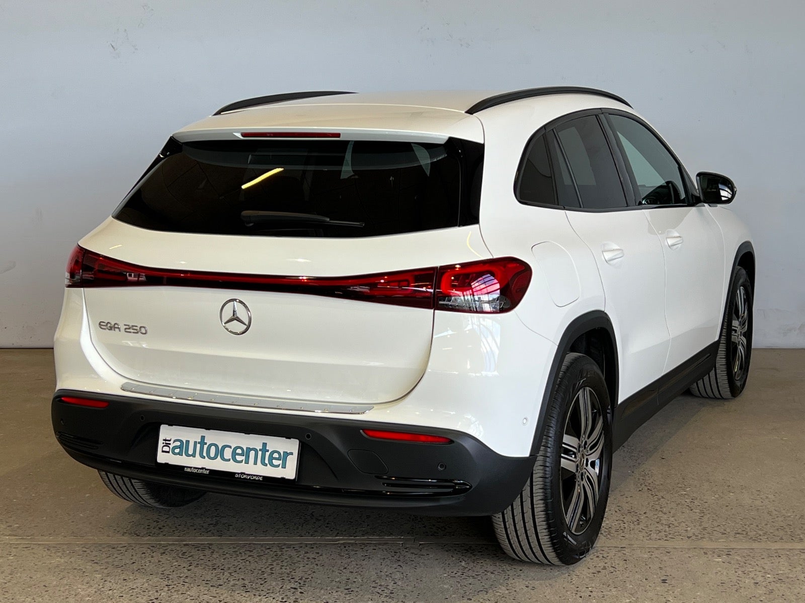 Mercedes EQA250 Electric Art