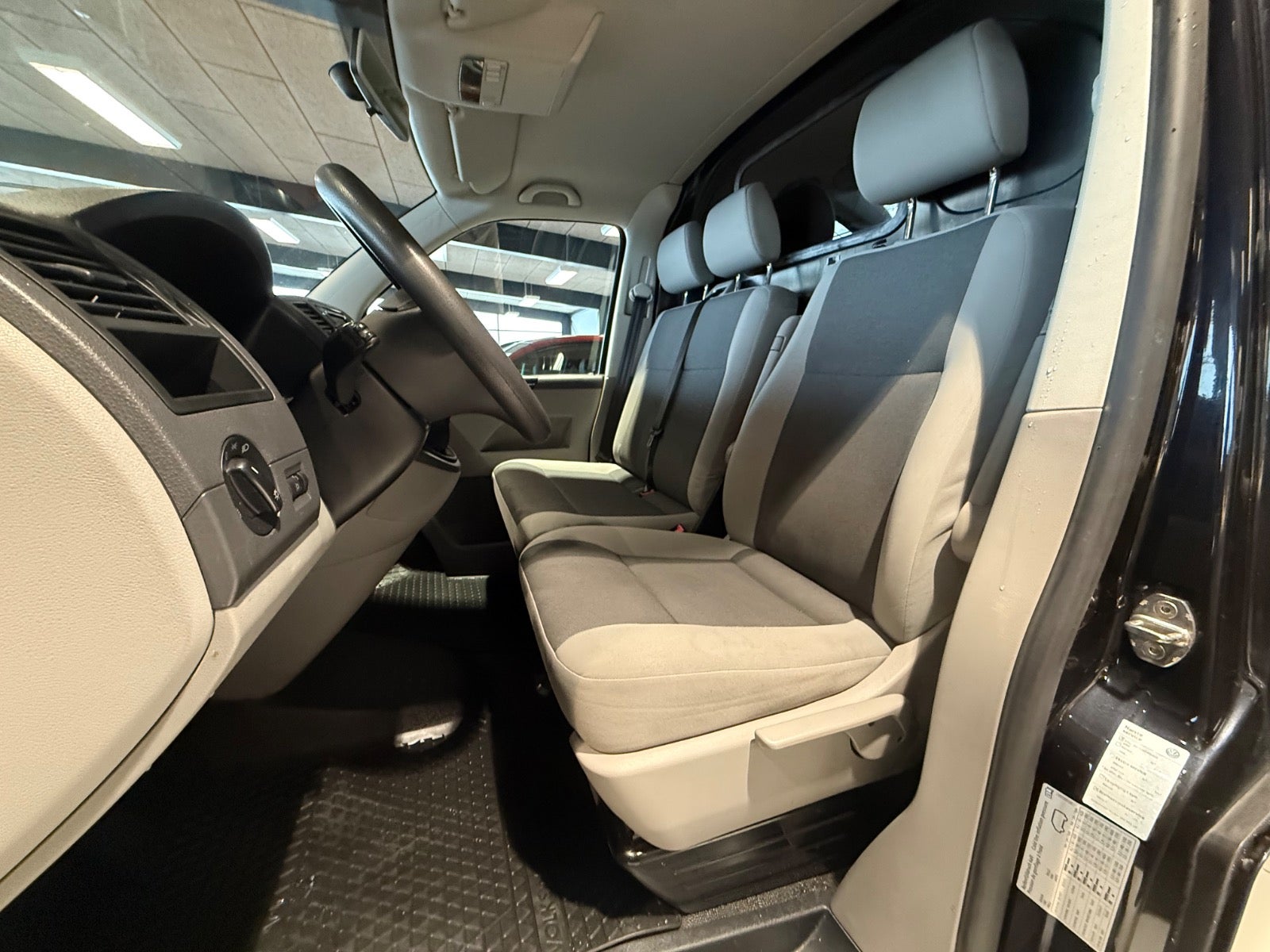 Billede af VW Transporter 2,0 TDi 84 Kassevogn kort