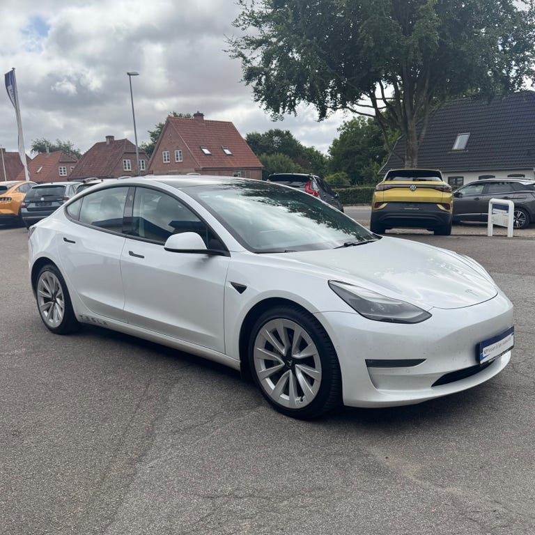 Tesla Model 3 Long Range AWD