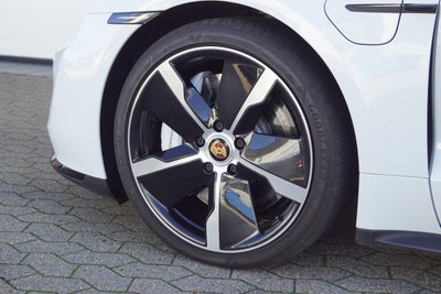 Porsche Taycan Turbo Performance+