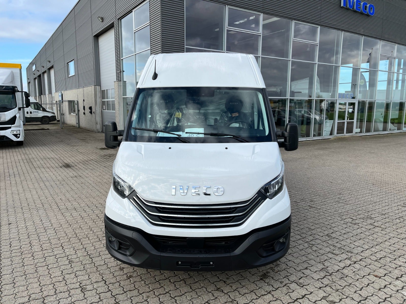 Billede af Iveco Daily 3,0 35C18 12m³ Van AG8