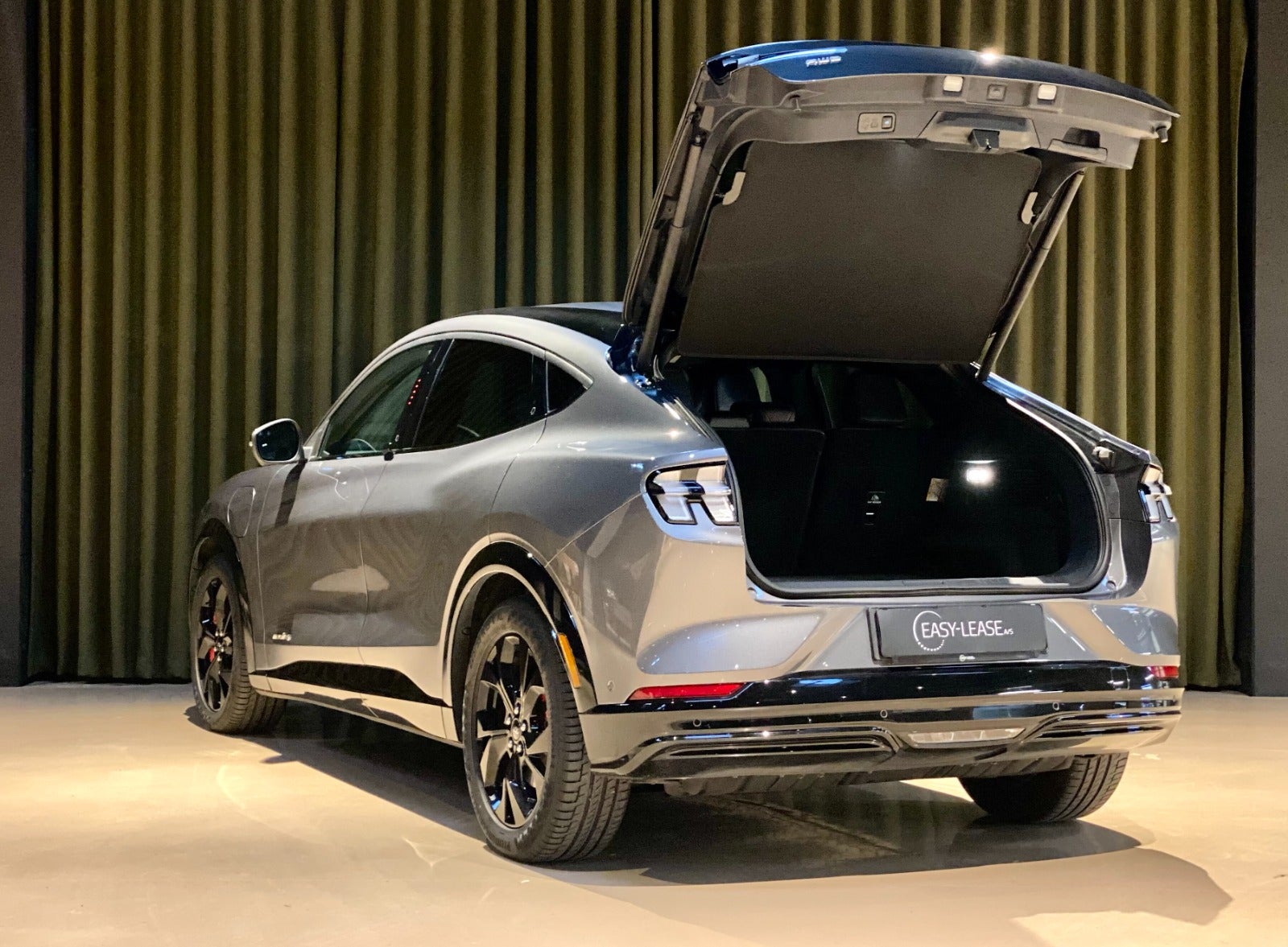 Billede af Ford Mustang Mach-E 75 Premium Standard Range AWD