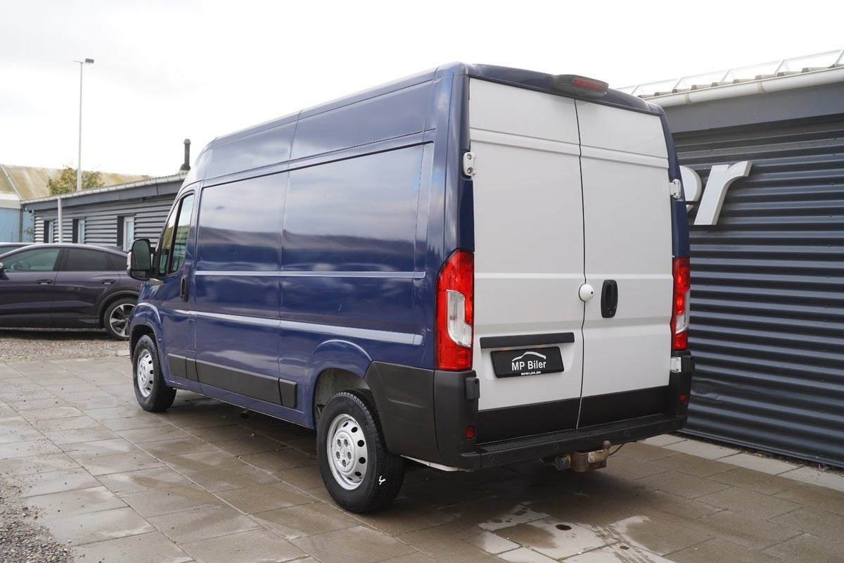 Billede af Citroën Jumper 35+ 2,2 BlueHDi 165 L2H2 FlexLine