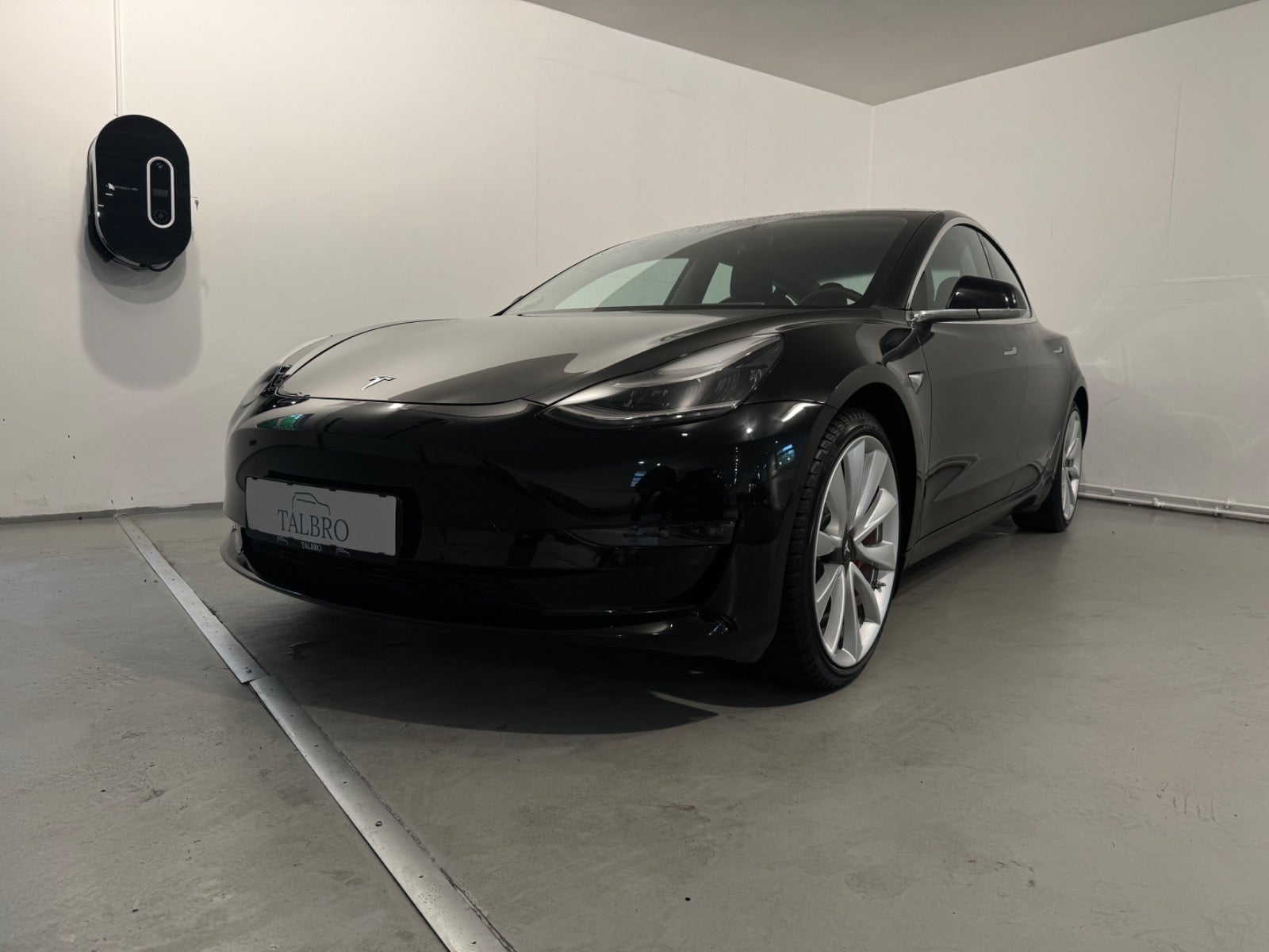 Tesla – Model 3