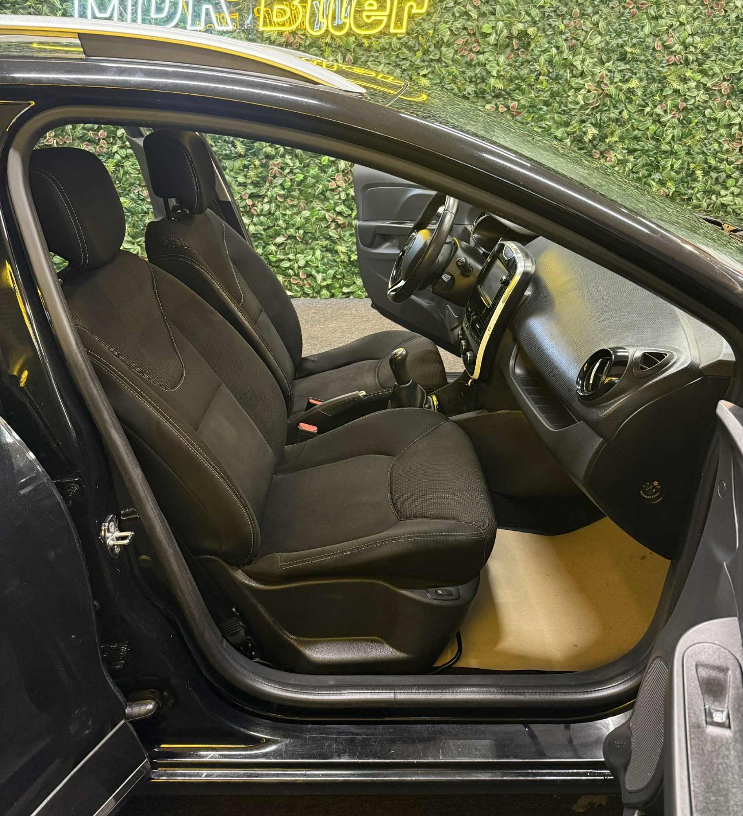 Billede af Renault Clio IV 1,5 dCi 75 Expression Sport Tourer