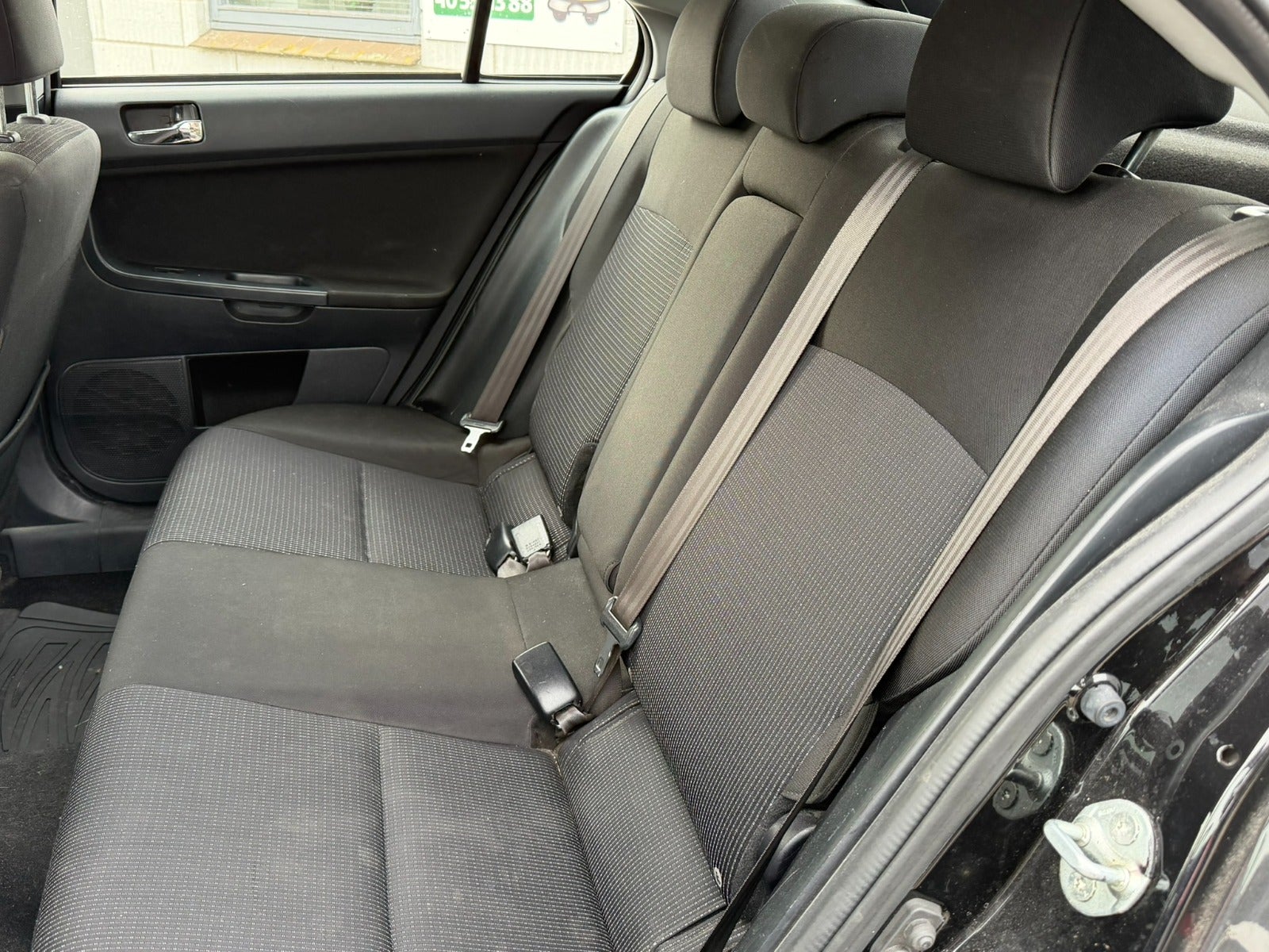 Mitsubishi Lancer Invite SportBack CVT