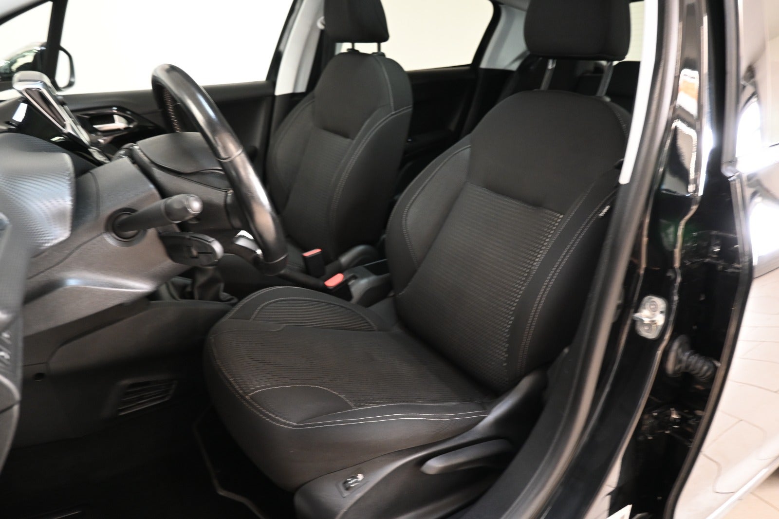 Peugeot 208 BlueHDi 100 Allure Sky