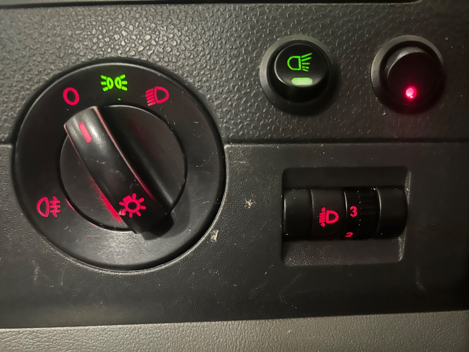 Billede af VW Transporter 2,0 TDi 140 Kassevogn kort