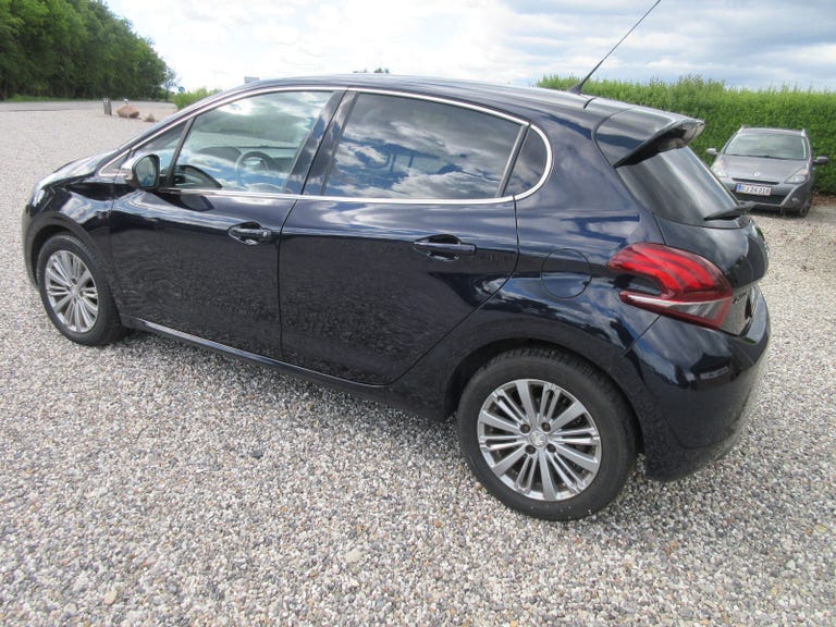 Peugeot 208 BlueHDi 100 Desire