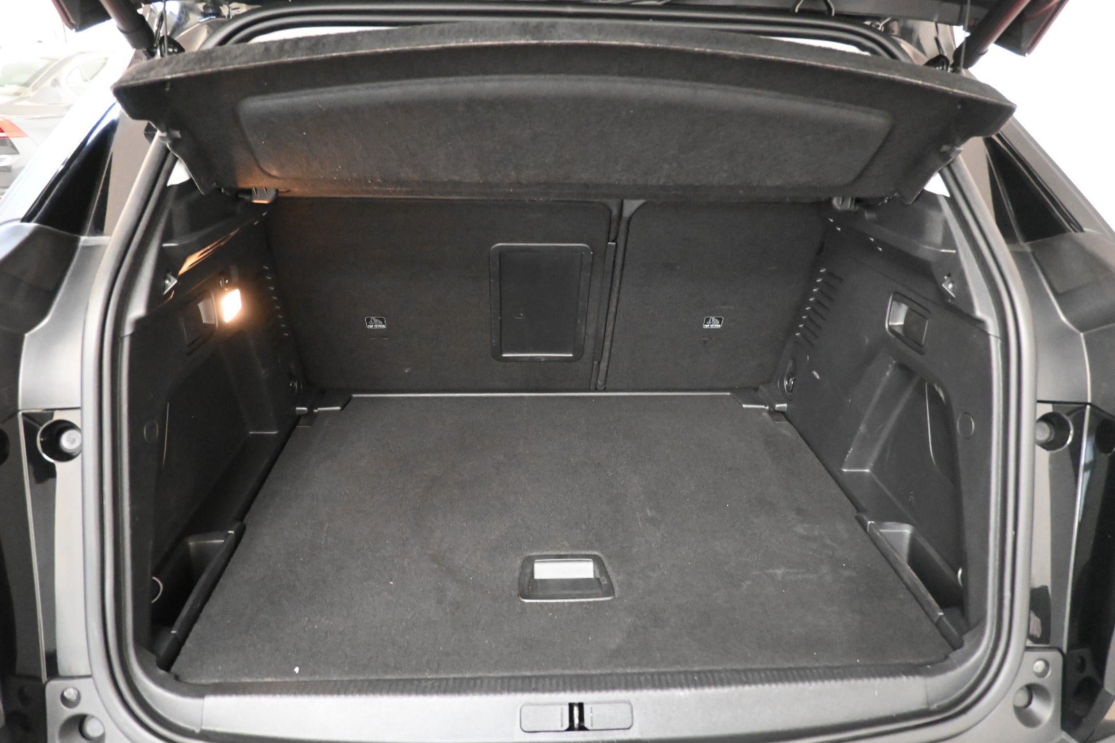 Peugeot 3008 BlueHDi 130 Allure LTD EAT8