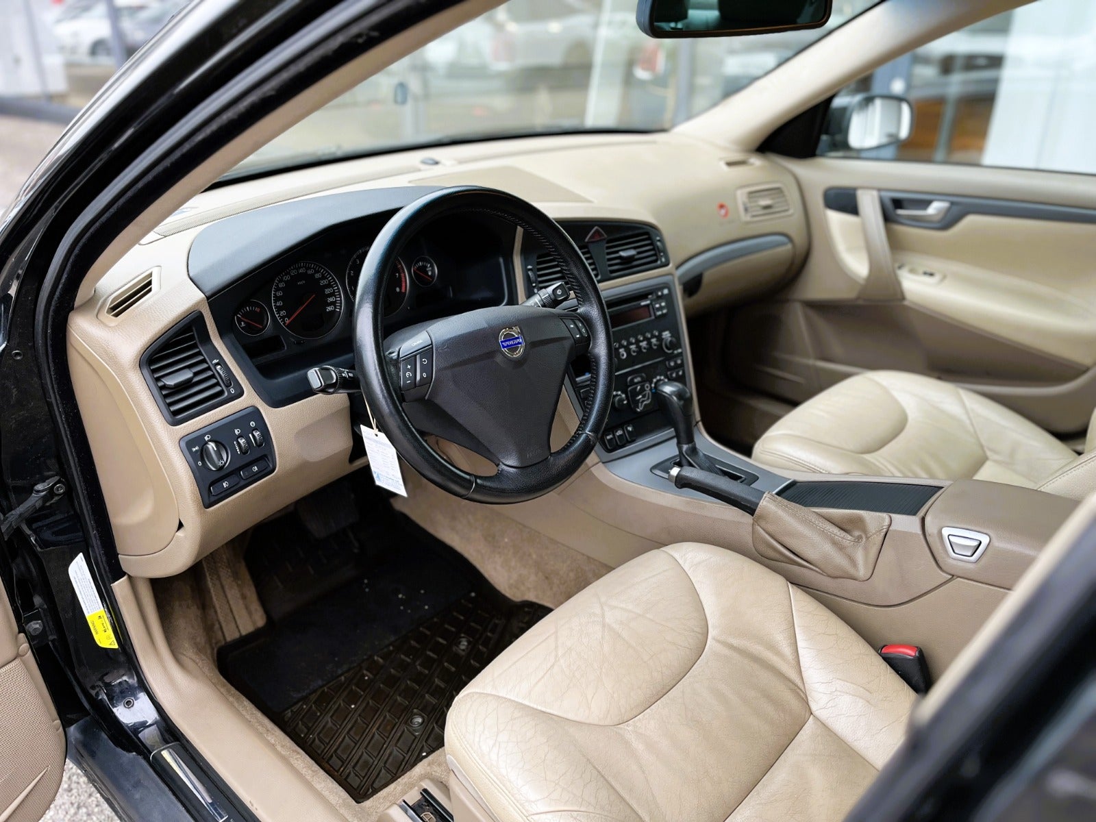 Billede af Volvo S60 2,4 140 Momentum aut.