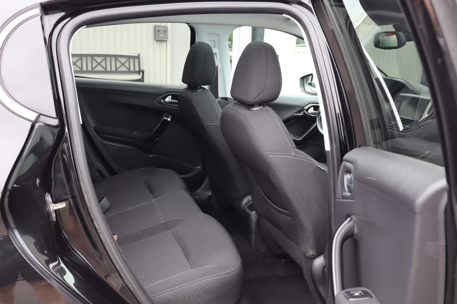 Billede af Peugeot 208 1,5 BlueHDi 100 Allure Sky