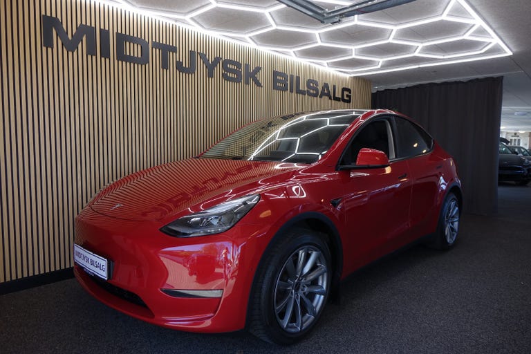 Tesla Model Y Long Range AWD