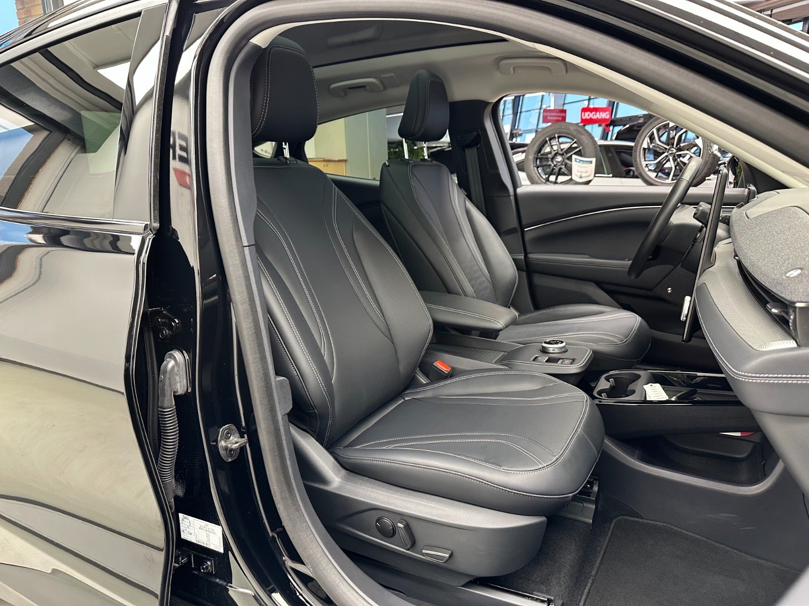 Billede af Ford Mustang Mach-E 75 Premium Standard Range