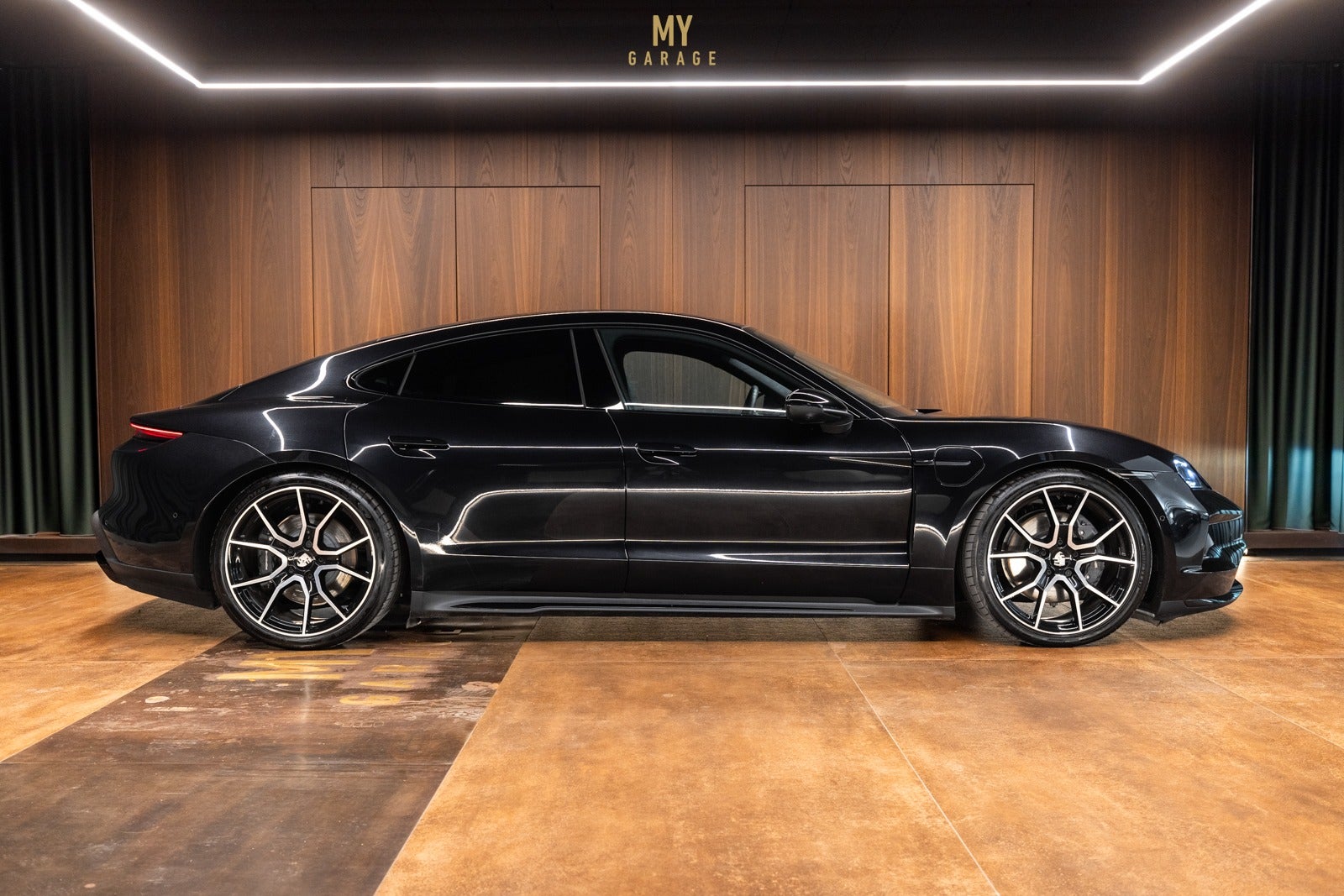 Porsche Taycan - Performance+