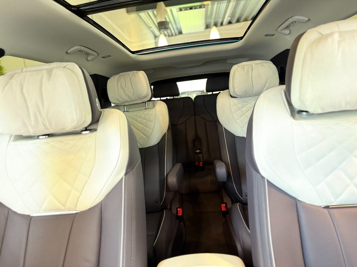 Hongqi E-HS9 Exclusive+