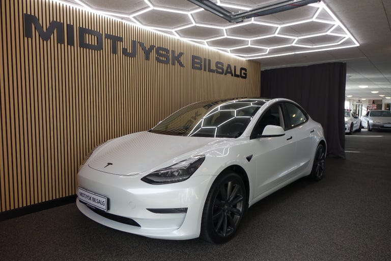 Tesla Model 3 Long Range AWD