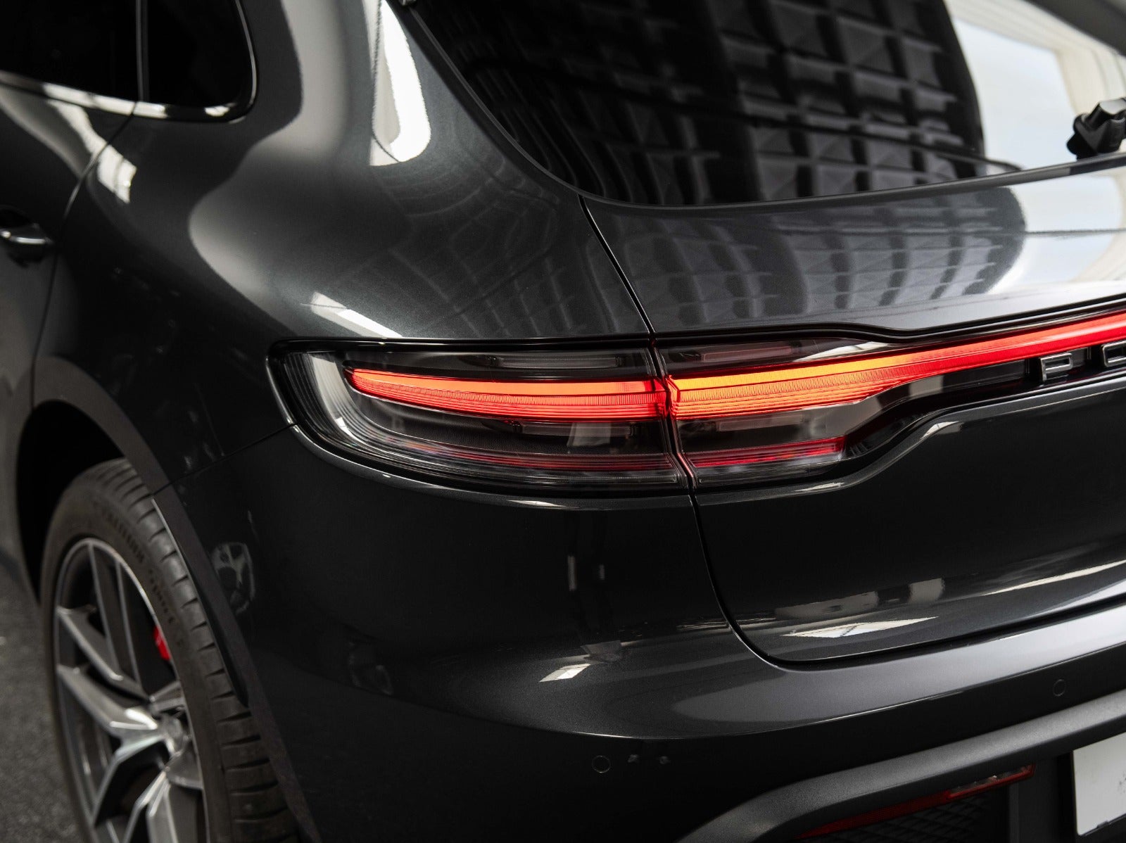 Gallery image 7 of 19