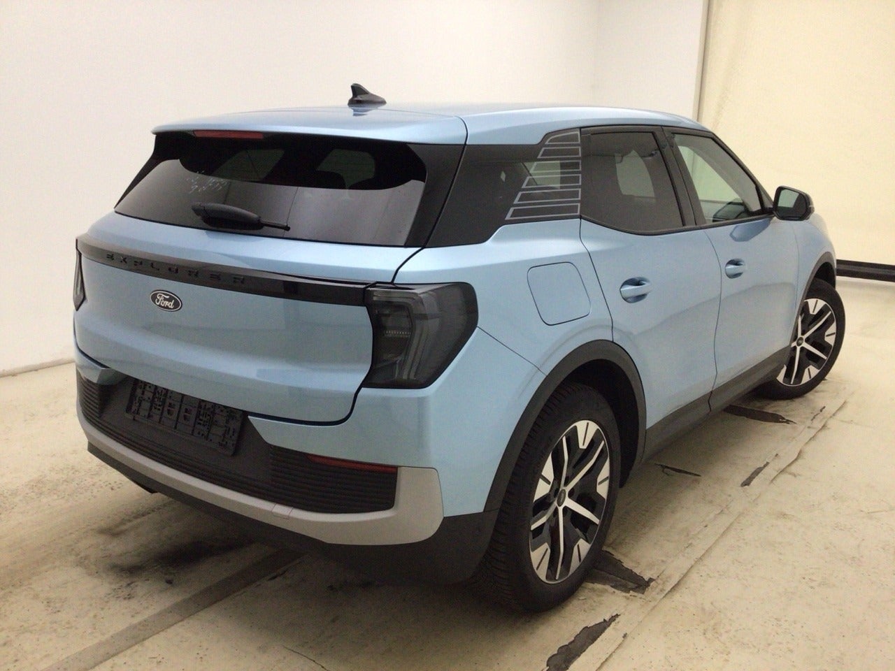 Ford Explorer Select Extended Range