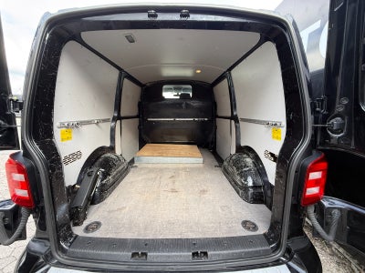 VW Transporter TDi 150 Kassevogn DSG kort