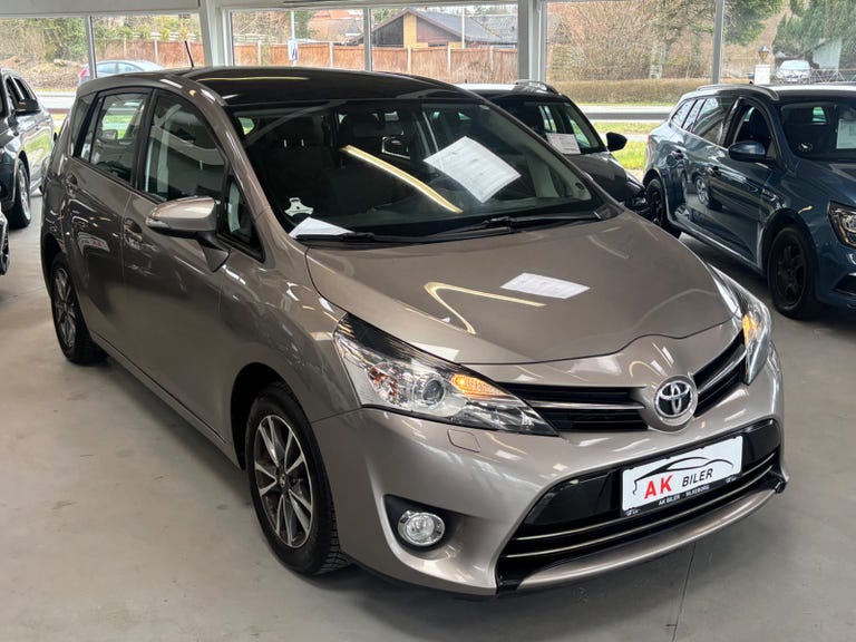 Toyota Verso D-4D T2 Skyview 7prs